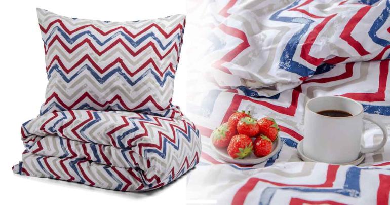 Zick-zack-mönstrat bäddset i maritima färger på Digideal.se